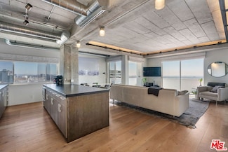 7250 Franklin Ave Unit 817, Los Angeles, CA 90046
