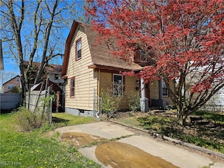 1388 Penhurst Rd, Cleveland, OH 44110