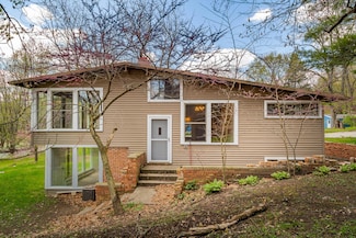 2 Old Orchard Ln, Valparaiso, IN 46383