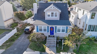 1041 Stonewall Ln, Secaucus, NJ 07094