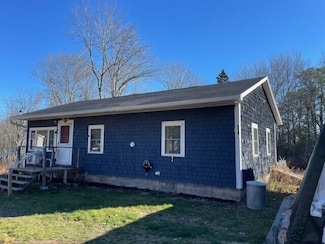 29 Dyer Ln, Gouldsboro, ME 04607
