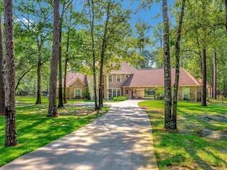 322 Oak Crest Dr, Lufkin, TX 75901