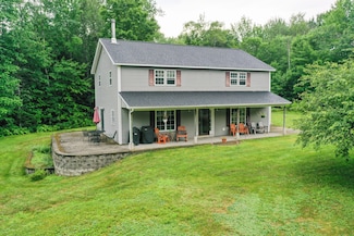 100 Dill Rd, Levant, ME 04456