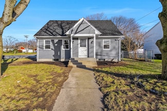 2 Meadowbrook Rd, North Providence, RI 02911