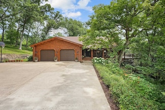 1851 Twin Bridge Rd, Mineral Point, WI 53565