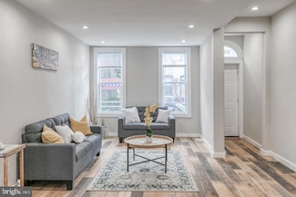 2021 W Oxford St, Philadelphia, PA 19121