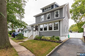 83 van Riper Ave, Rutherford, NJ 07070