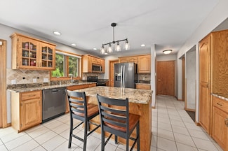 4905 S Radisson Ct, New Berlin, WI 53151