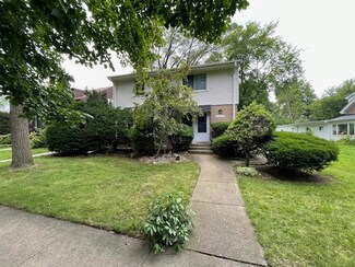 8648 Hamlin Ave, Skokie, IL 60076