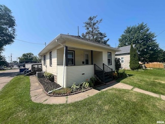 1821 W High St, Davenport, IA 52804