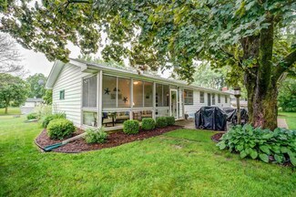 5710 Barton Rd, Madison, WI 53711