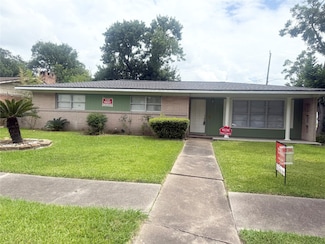 7602 Wilmerdean St, Houston, TX 77061