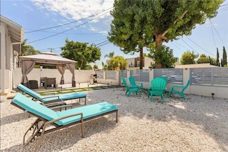 13831 Bessemer St, Van Nuys, CA 91401