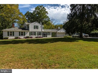 35 State Rd, Avondale, PA 19311