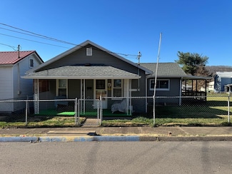 611 N 7th Ave, Paden City, WV 26159