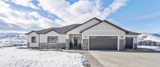 29 Syrah Ln, Rock Island, WA 98850
