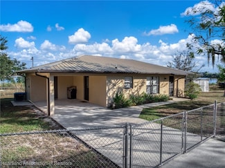 1554 N Oak Park Ave, Avon Park, FL 33825