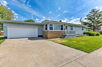 9053 Hess Dr, Highland, IN 46322