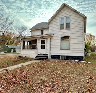 403 NE Park St, Luverne, MN 56156