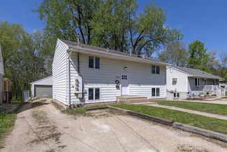 1531 5th St NE, Rochester, MN 55906