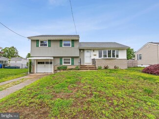 11 Sycamore Dr, Burlington, NJ 08016