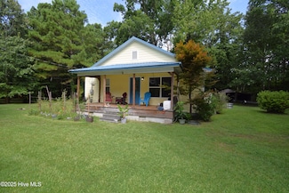 403 Styrontown Beach Rd, Oriental, NC 28571