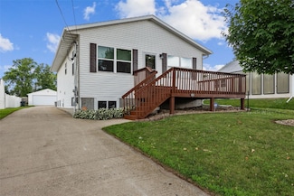 2816 Fruitland Blvd SW, Cedar Rapids, IA 52404