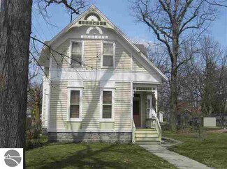 342 W Ninth St, Traverse City, MI 49684