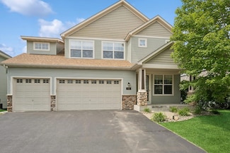 880 Drew Dr, Woodbury, MN 55129