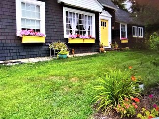 82 Village Rd, Wilmot, NH 03287