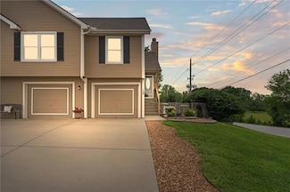 100 Tipperary St, Smithville, MO 64089