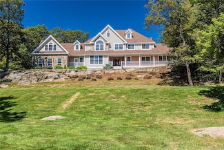 291 Woodmont Rd, Hopewell Junction, NY 12533