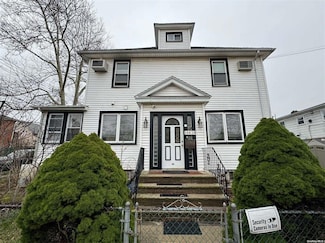 144-18 Negundo Ave, Flushing, NY 11355