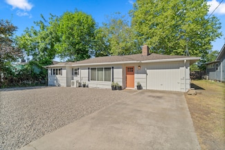 430 Highland Dr, Medford, OR 97504