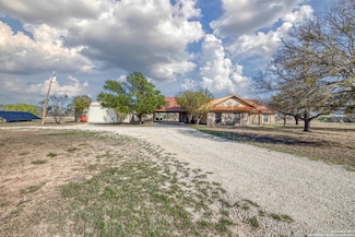 115 Private Road 4455 (B), Uvalde, TX 78801