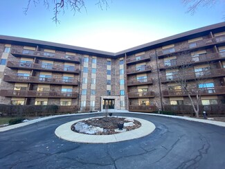 120 Lakeview Dr Unit 215, Bloomingdale, IL 60108