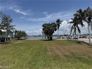 293 Pearl St, Fort Myers Beach, FL 33931