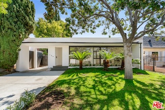 130 N Le Doux Rd, Beverly Hills, CA 90211