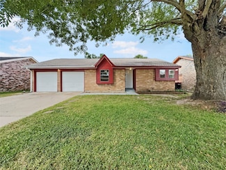 602 Meadowglen Dr, Baytown, TX 77521