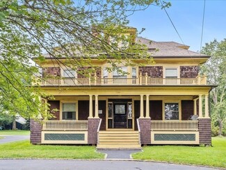 1129 Gardners Neck Rd, Swansea, MA 02777