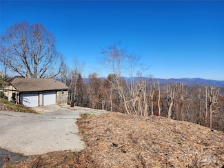 120 Pinewood Cir, Hendersonville, NC 28739