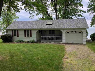 464 Maquam Shore Rd, Swanton, VT 05488