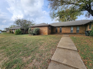 4405 Menzer Rd, Fort Worth, TX 76103