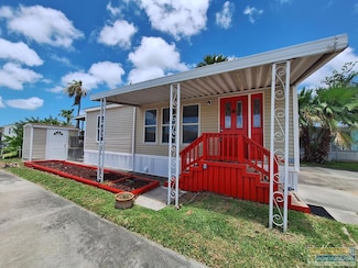 132 E Bonnet Cir, Port Isabel, TX 78578