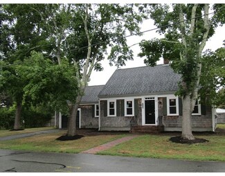 53 Arrowhead Ln, South Dartmouth, MA 02748