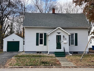 319 S Madison St, Trenton, IL 62293