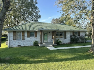 812 Bel Aire Dr, Tullahoma, TN 37388