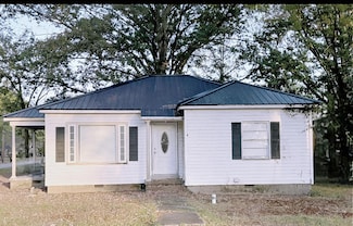 401 7th St S, Amory, MS 38821