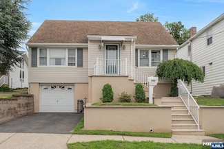543 Jefferson St, Carlstadt, NJ 07072