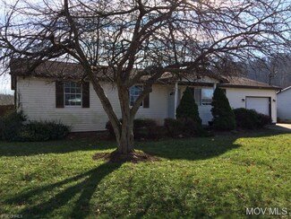 403 Dickens Dr, Mineral Wells, WV 26150